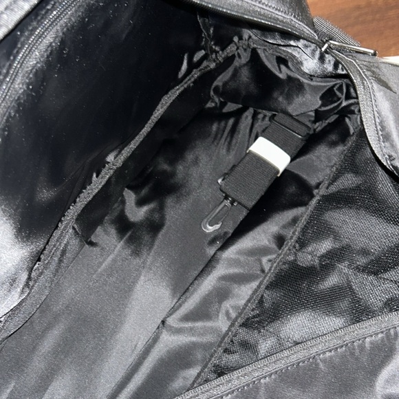 Duchamp Expandables Black Duffle Travel Weekender Bag NWT - Picture 6 of 10